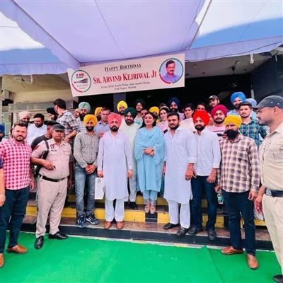 On the occasion of Arvind Kejriwal's birthday, Aam Aadmi Party's youth wing organized a blood donation camp in Mohali