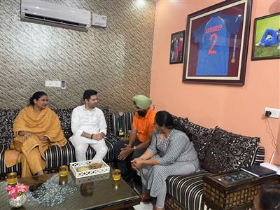  MP Raghav Chadha and Cabinet Minister Anmol Gagan Mann met parents of cricketer Arshdeep Singh