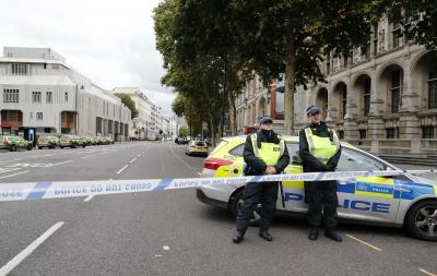 लंदन के पब में गोलीबारी में महिला की मौत, तीन घायल