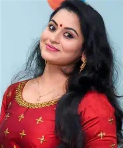 Actress Sruthi Lekshmi questioned over 'links' with fake antique dealer