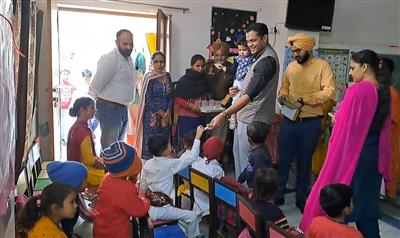 Deputy Commissioner Jitendra Jorwal spends quality time with kids on the occasion of Children's Day