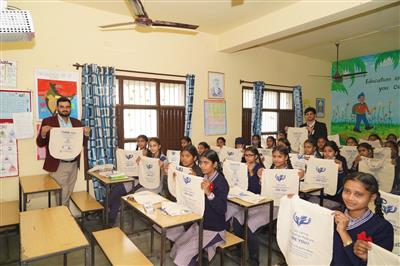 उत्कर्ष ग्लोबल फाउंडेशन एनजीओ ने पंजाब के सरकारी स्कूल में  सफाई अभियान चलाया