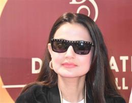 कोर्ट ने फिल्म अभिनेत्री अमीषा पटेल पर लगाया 500 रुपए का जुर्माना