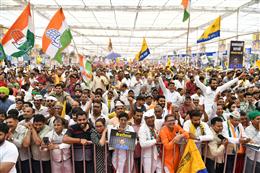 अरविंद केजरीवाल के समर्थन में दिल्ली के रामलीला मैदान में इंडिया गठबंधन की बड़ी रैली