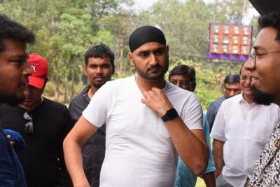 Ex-cricketer Harbhajan Singh wraps shooting of debut film 'Friendship'